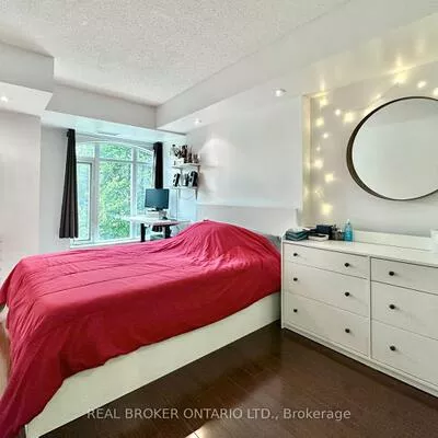 135, Pond, Commerce Valley, Markham