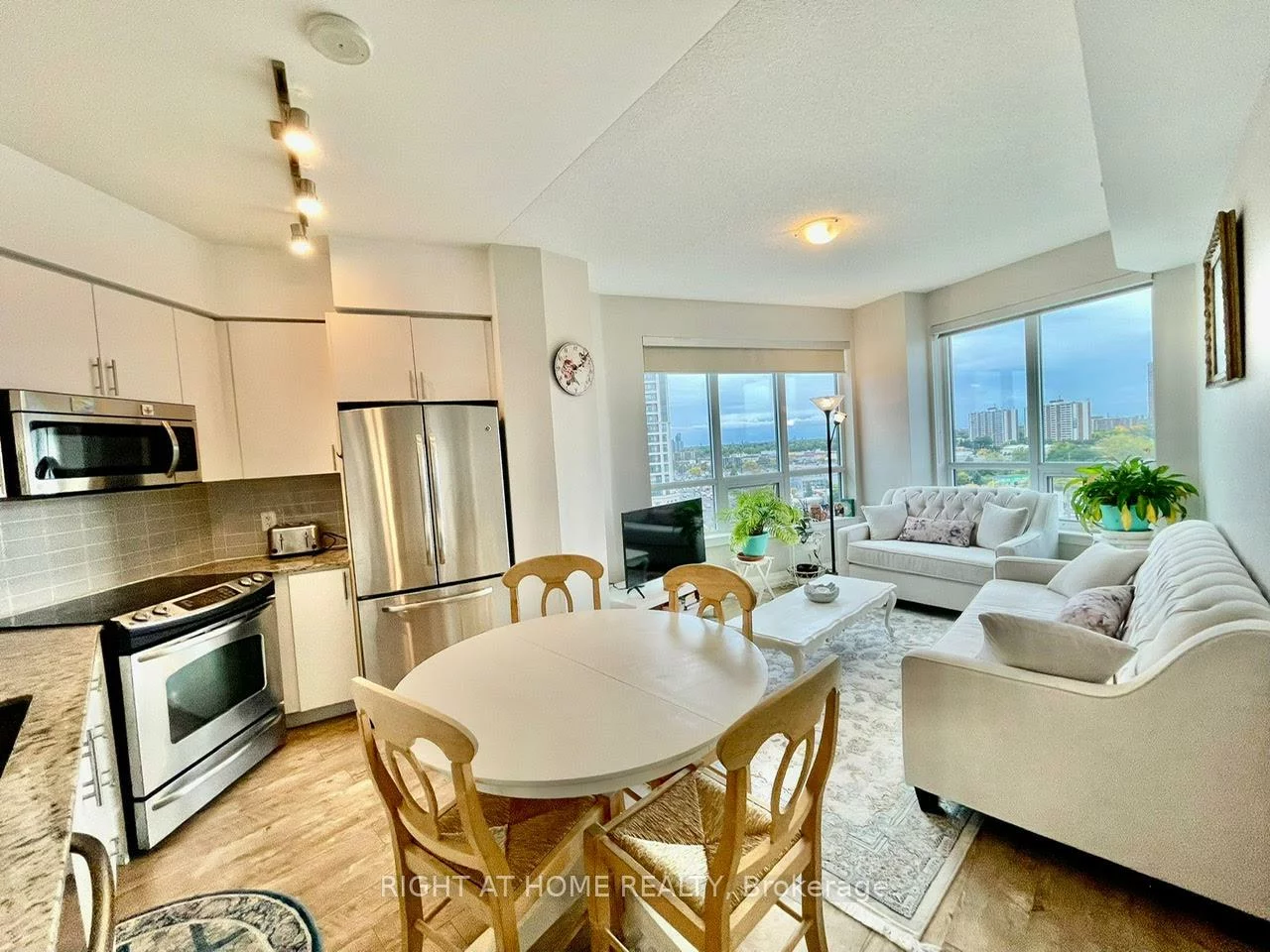 7161, Yonge, Grandview, Markham