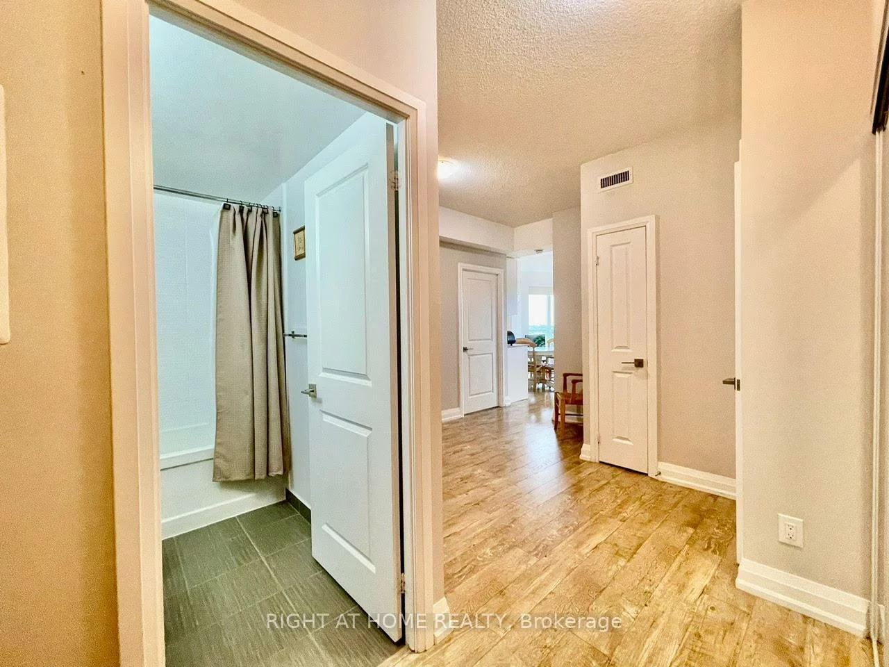 7161, Yonge, Grandview, Markham