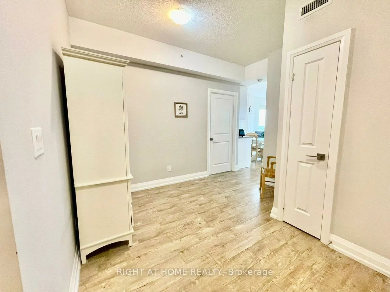 7161, Yonge, Grandview, Markham