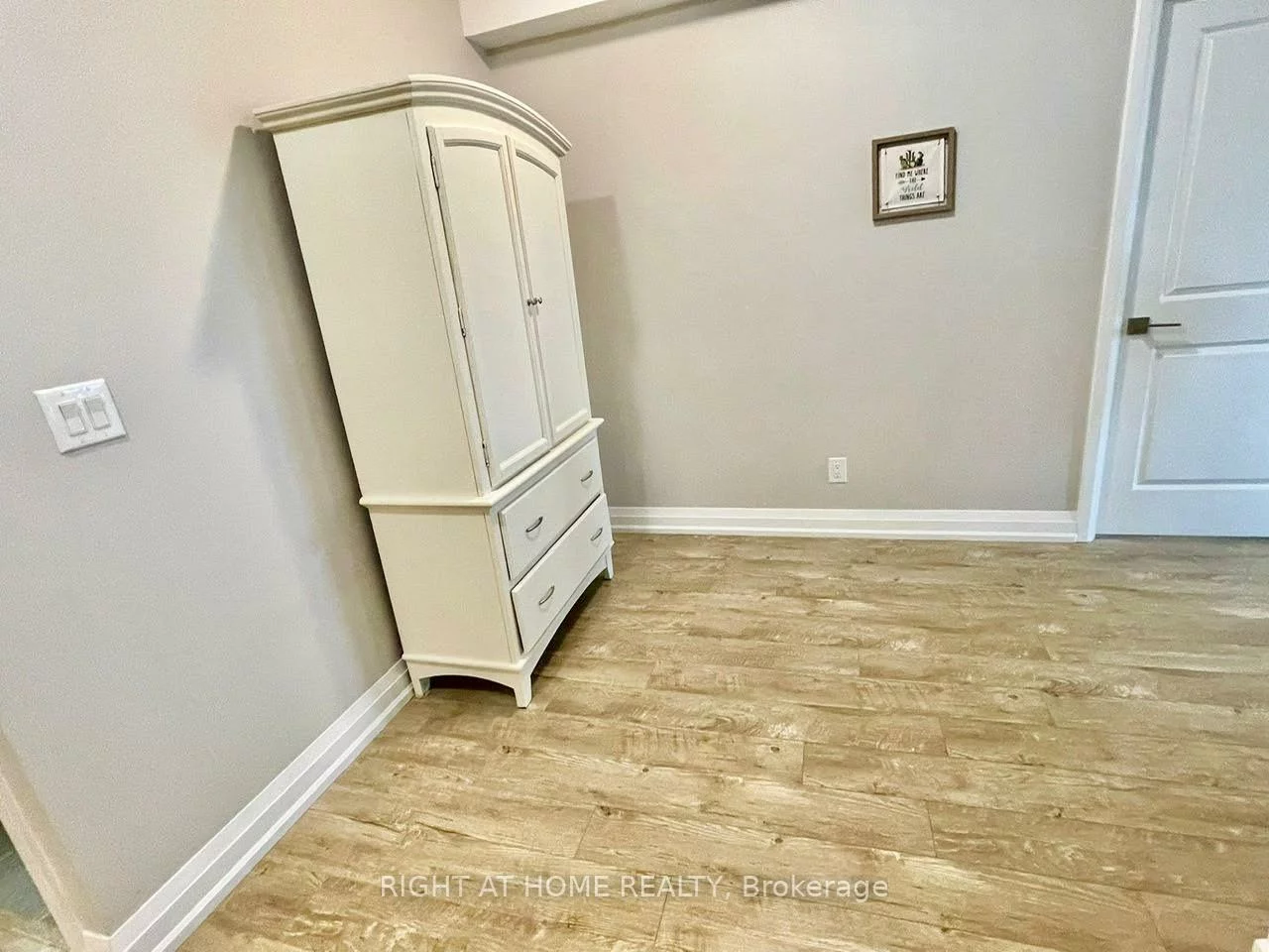 7161, Yonge, Grandview, Markham