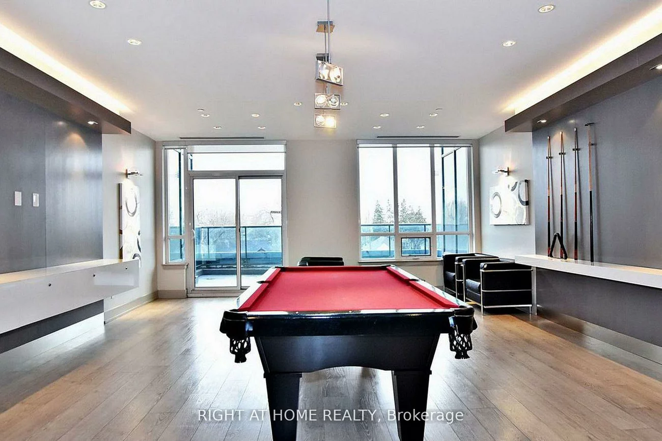 7161, Yonge, Grandview, Markham