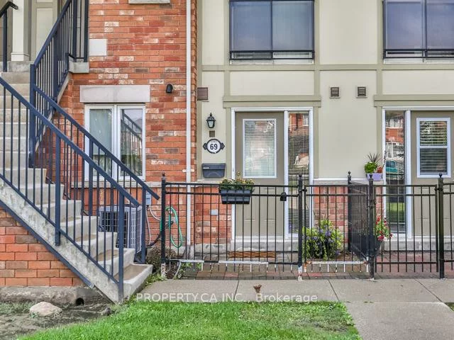 2285, Bur Oak, Greensborough, Markham