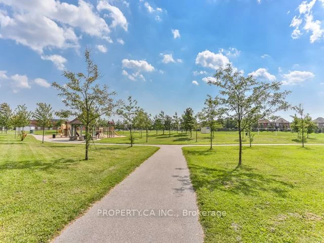 2285, Bur Oak, Greensborough, Markham