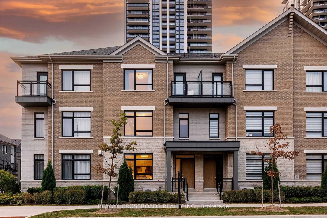 10, Active, Commerce Valley, Markham