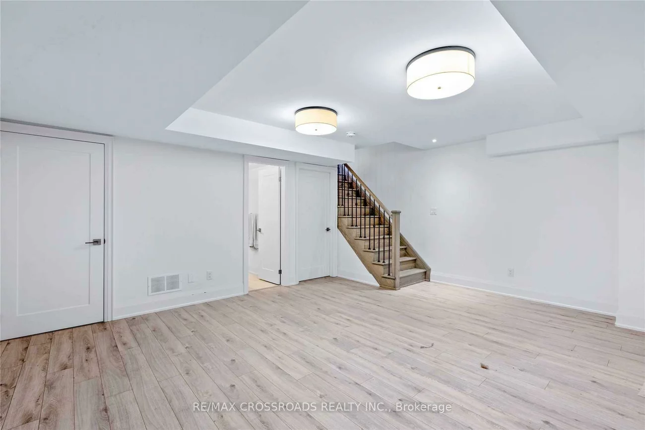 10, Active, Commerce Valley, Markham