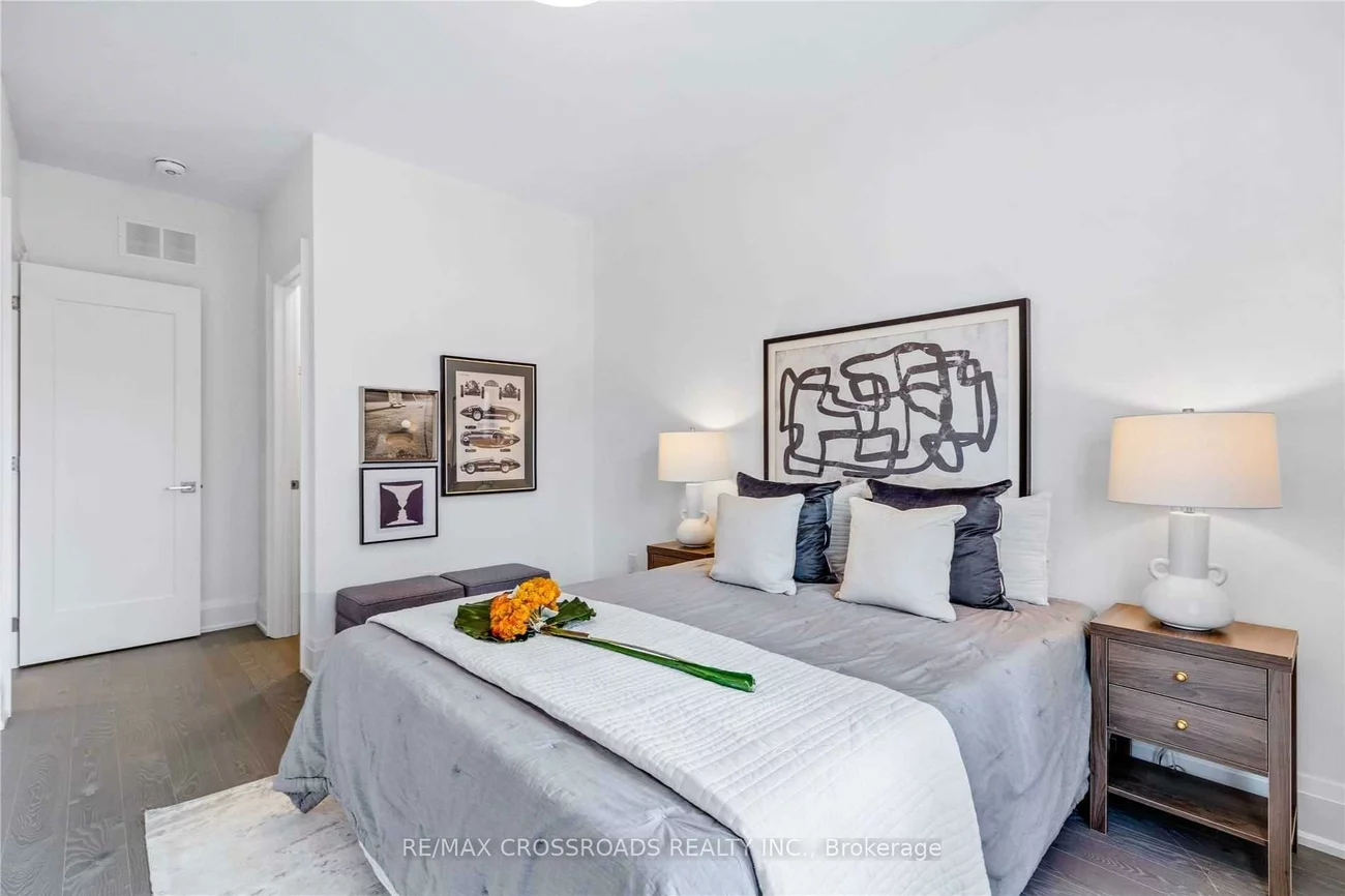 10, Active, Commerce Valley, Markham