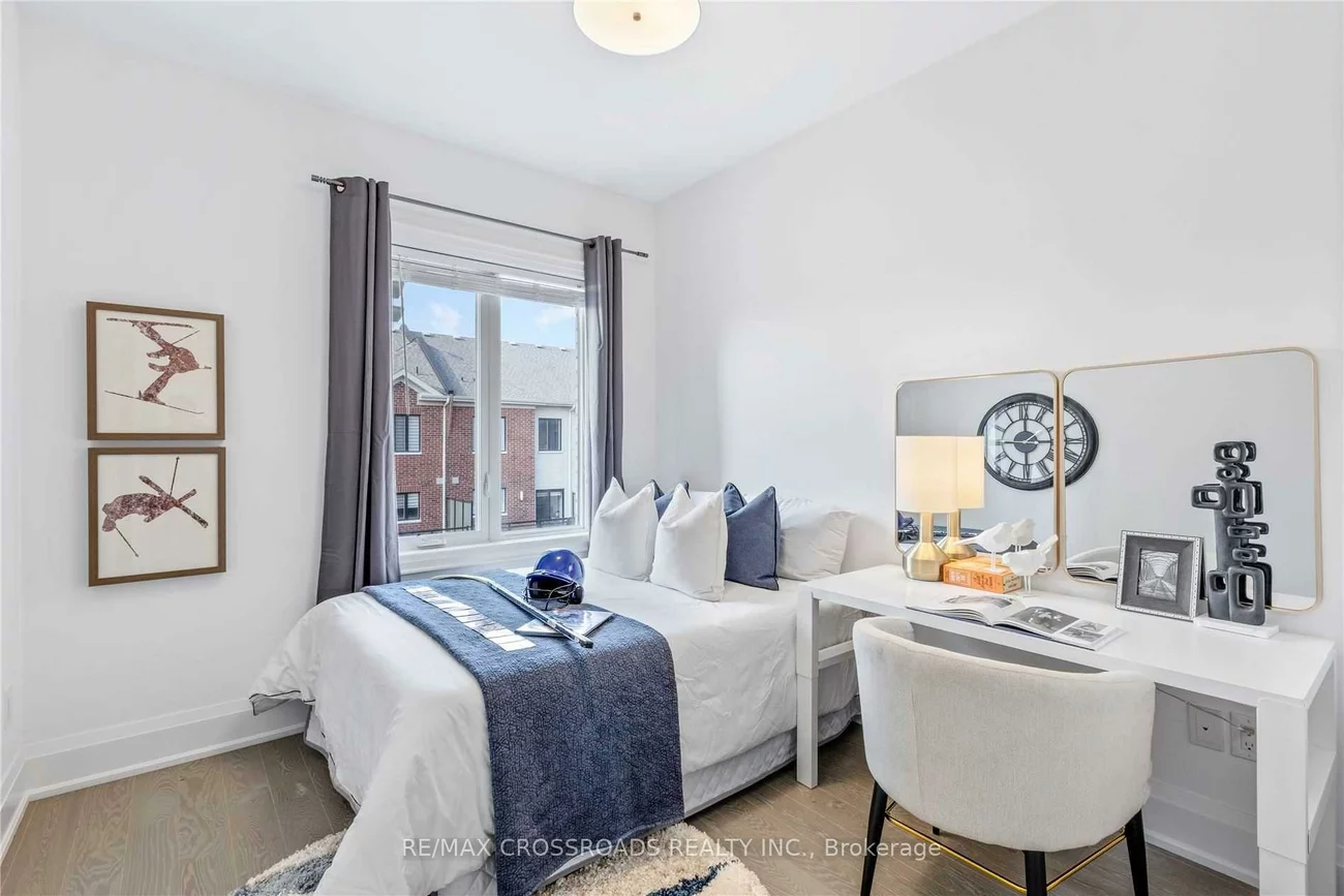 10, Active, Commerce Valley, Markham