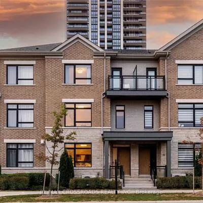 10, Active, Commerce Valley, Markham
