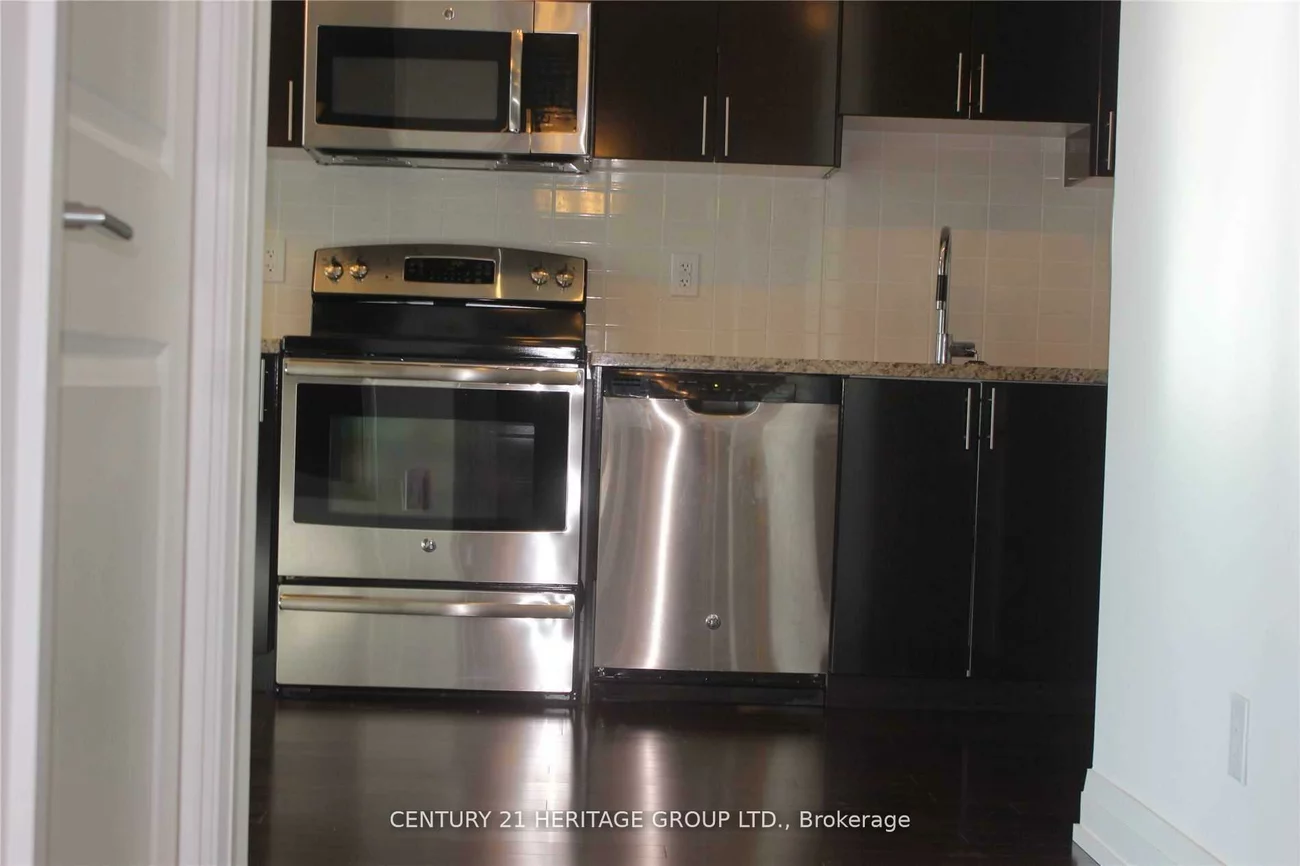 7167, Yonge, Thornhill, Markham