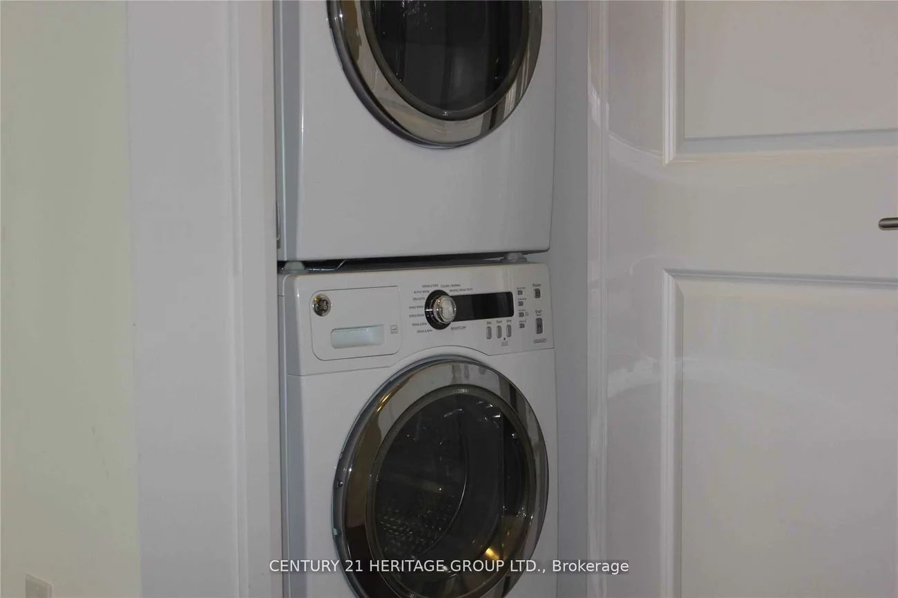 7167, Yonge, Thornhill, Markham