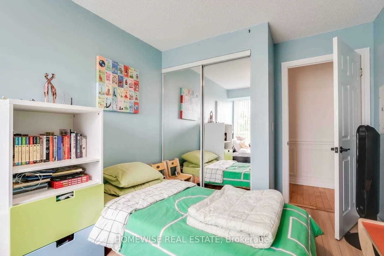 130, Pond, Commerce Valley, Markham