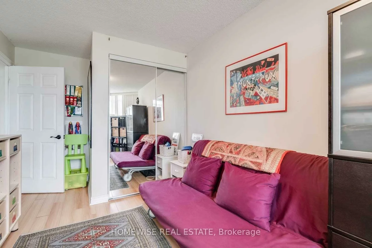 130, Pond, Commerce Valley, Markham