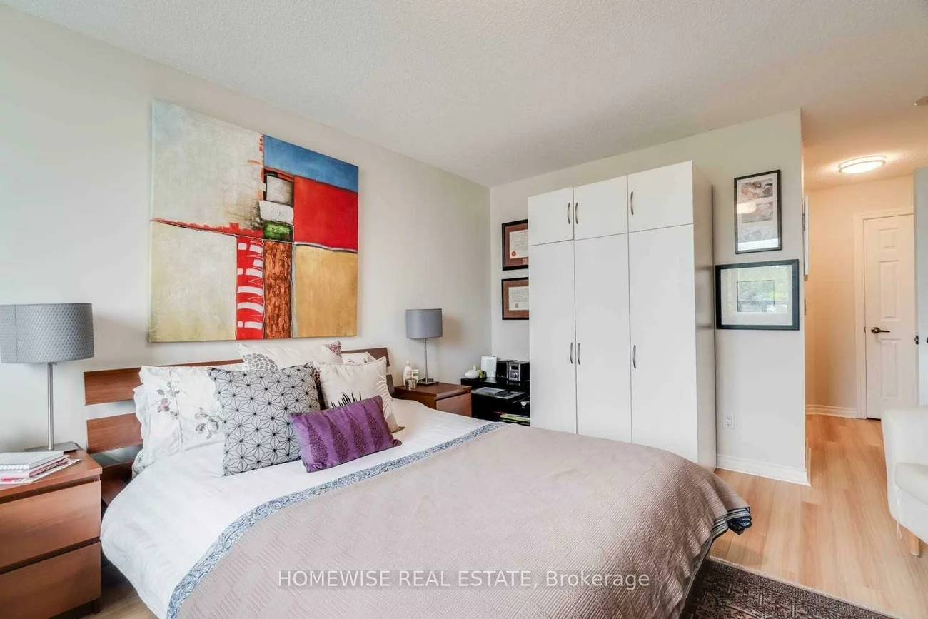 130, Pond, Commerce Valley, Markham