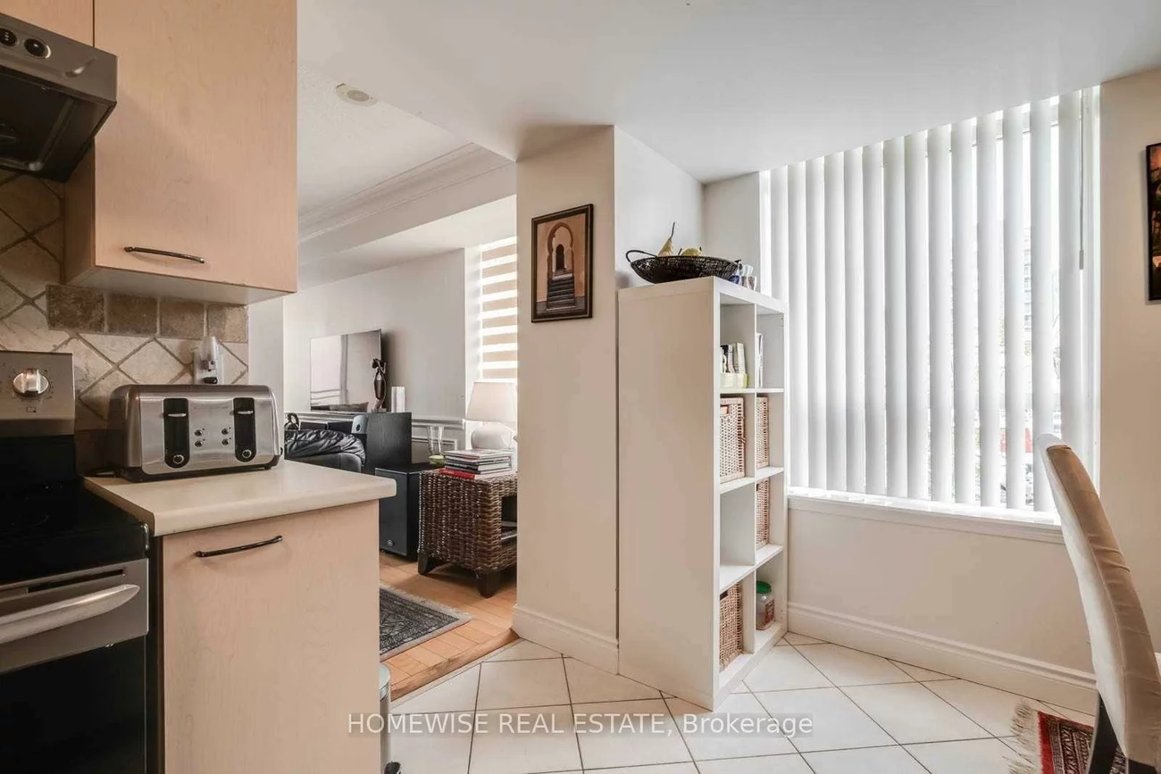 130, Pond, Commerce Valley, Markham