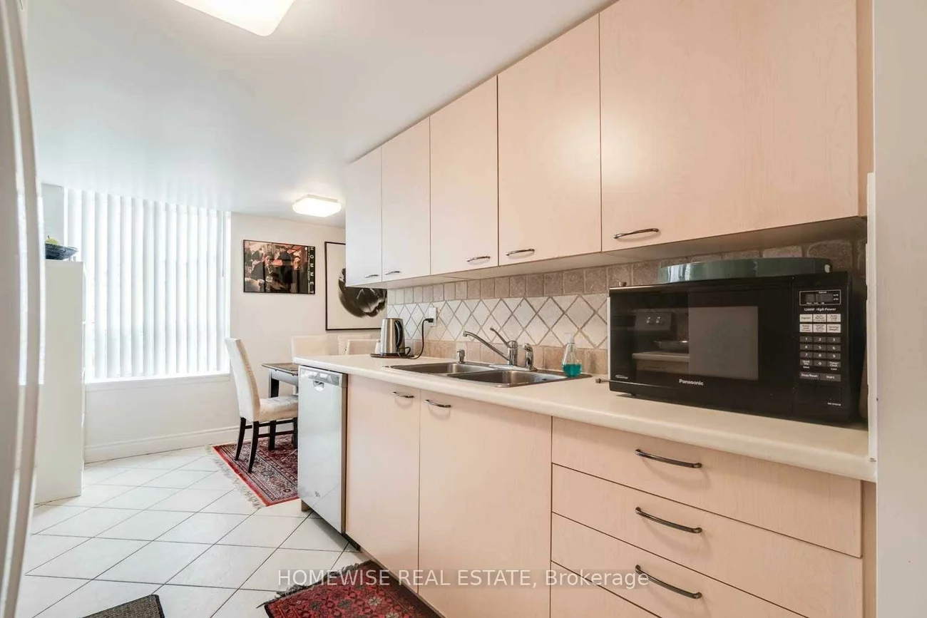 130, Pond, Commerce Valley, Markham