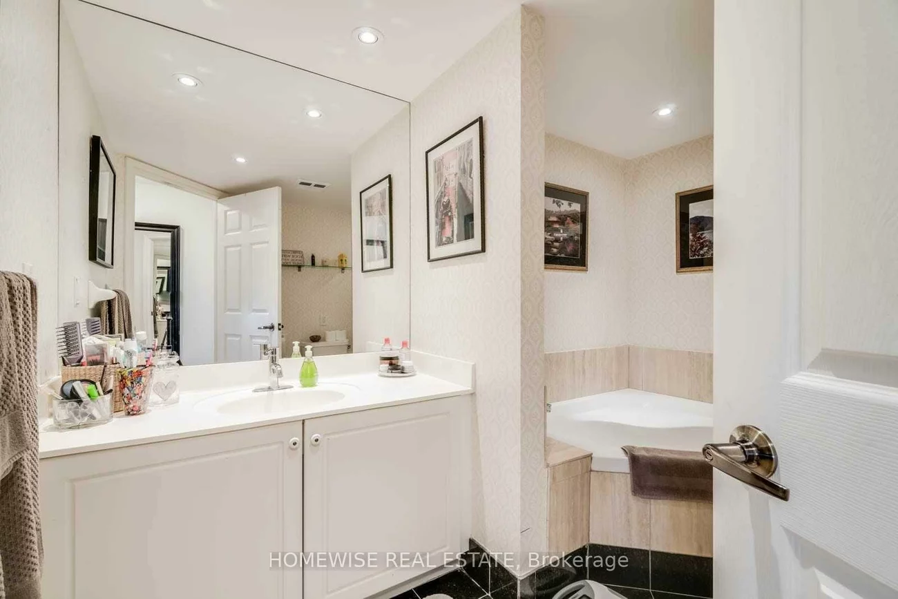 130, Pond, Commerce Valley, Markham