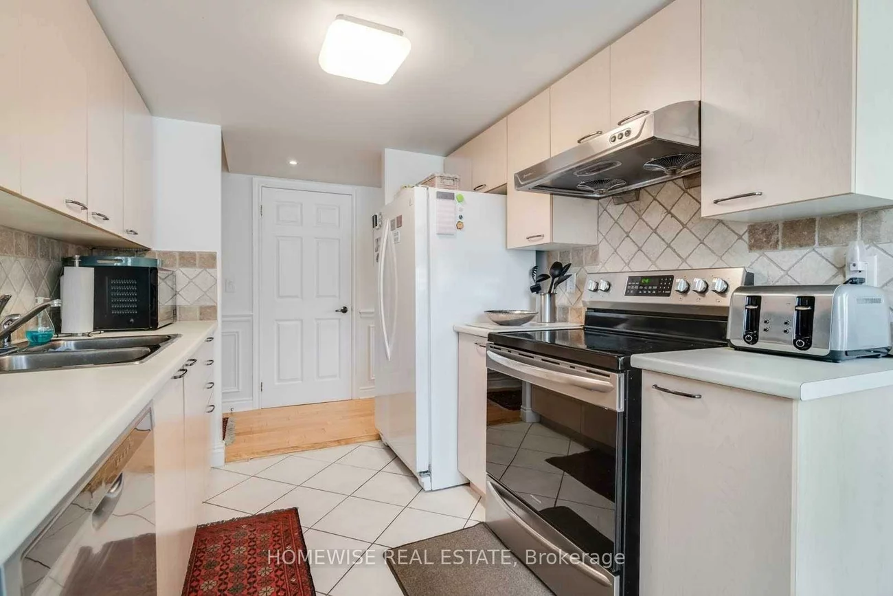 130, Pond, Commerce Valley, Markham