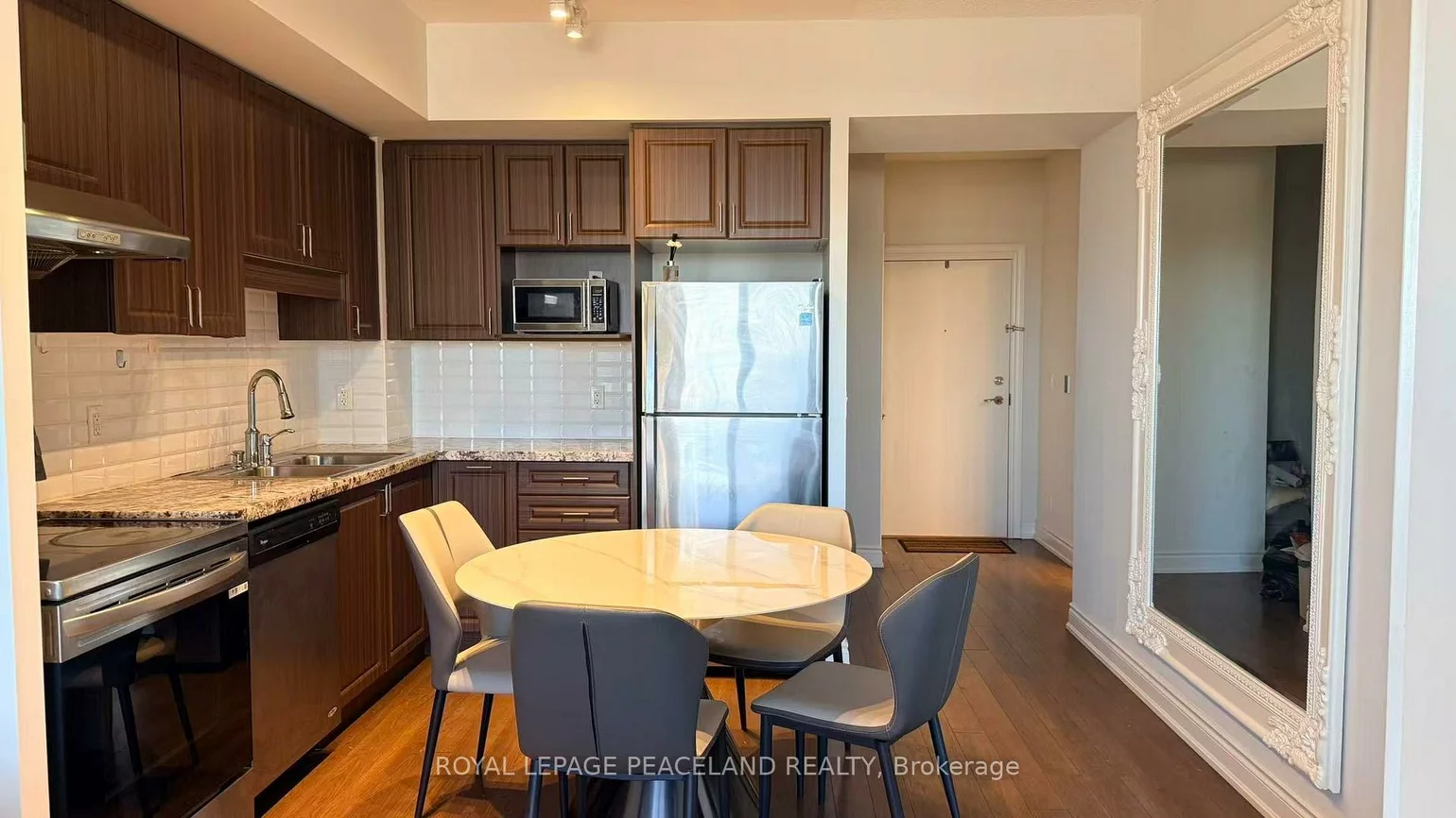 99, South Town Centre, Unionville, Markham