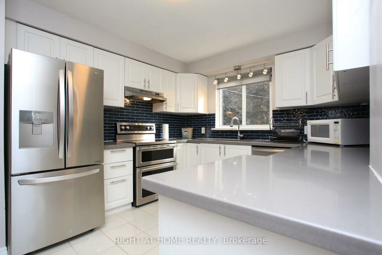 38, THE CARRIAGE, Royal Orchard, Markham