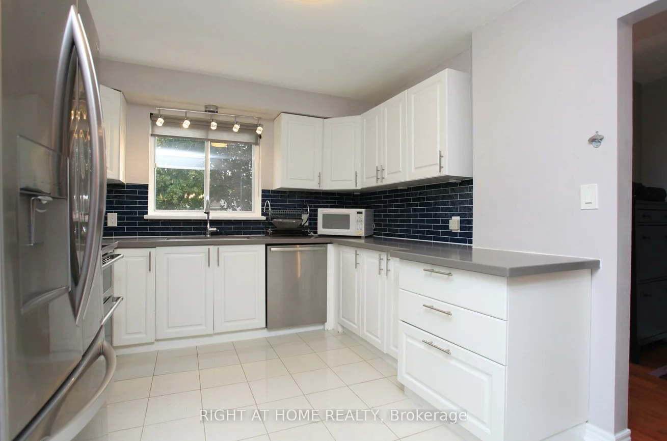 38, THE CARRIAGE, Royal Orchard, Markham