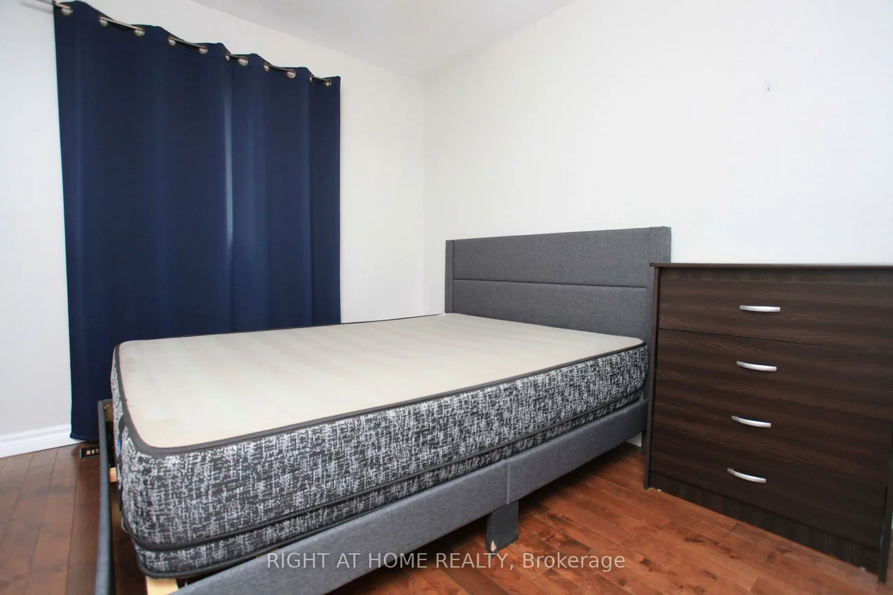 38, THE CARRIAGE, Royal Orchard, Markham