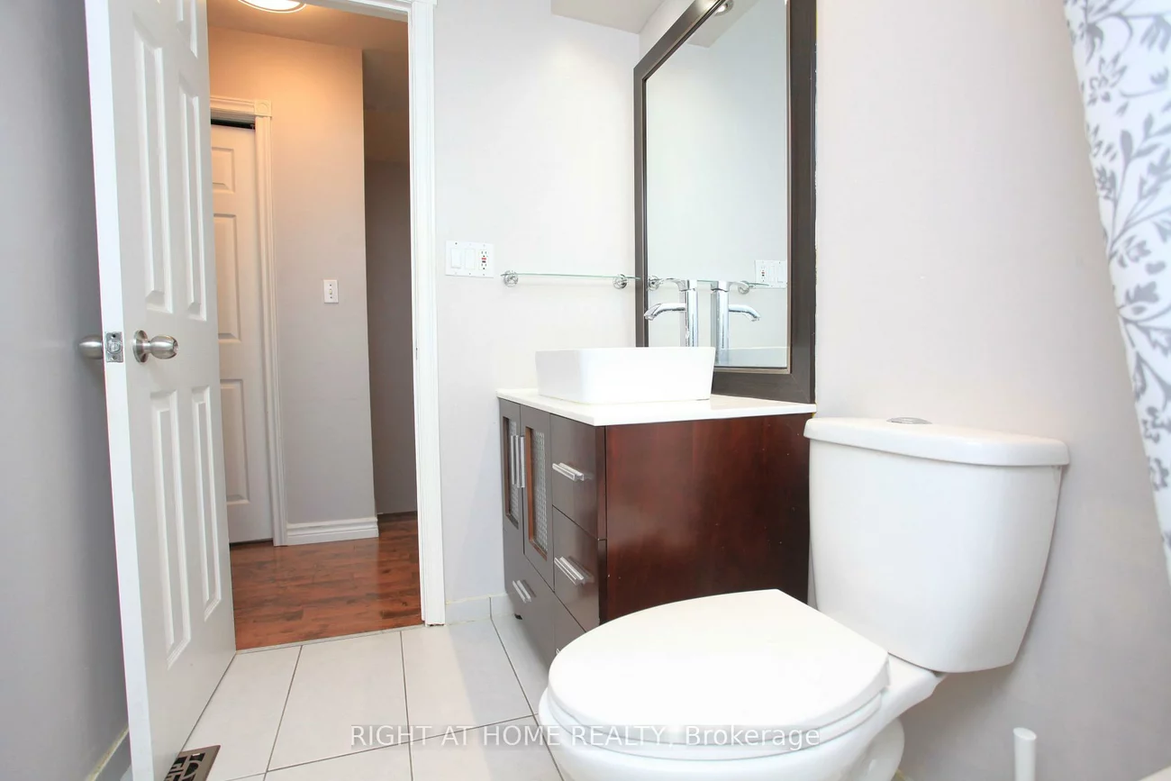 38, THE CARRIAGE, Royal Orchard, Markham