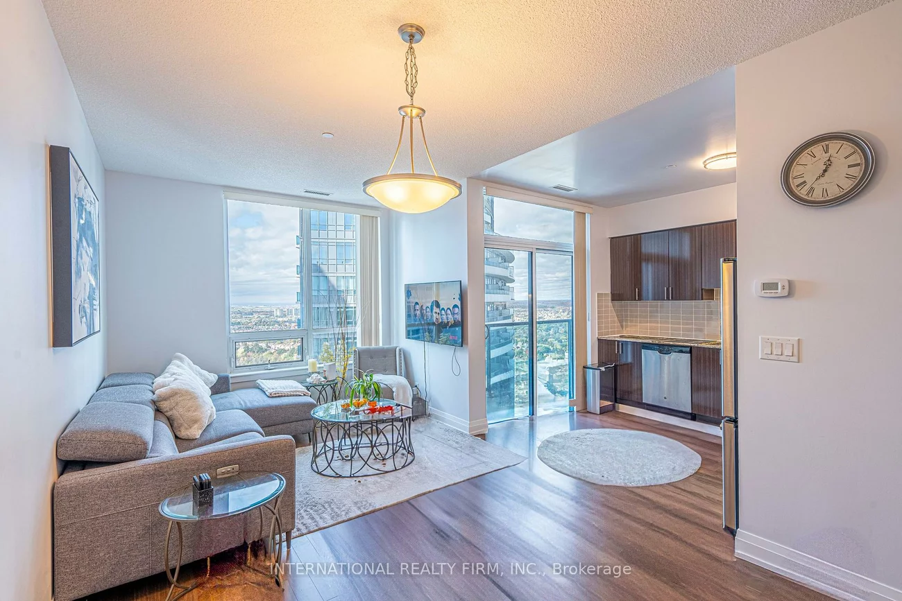 7165, Yonge, Thornhill, Markham