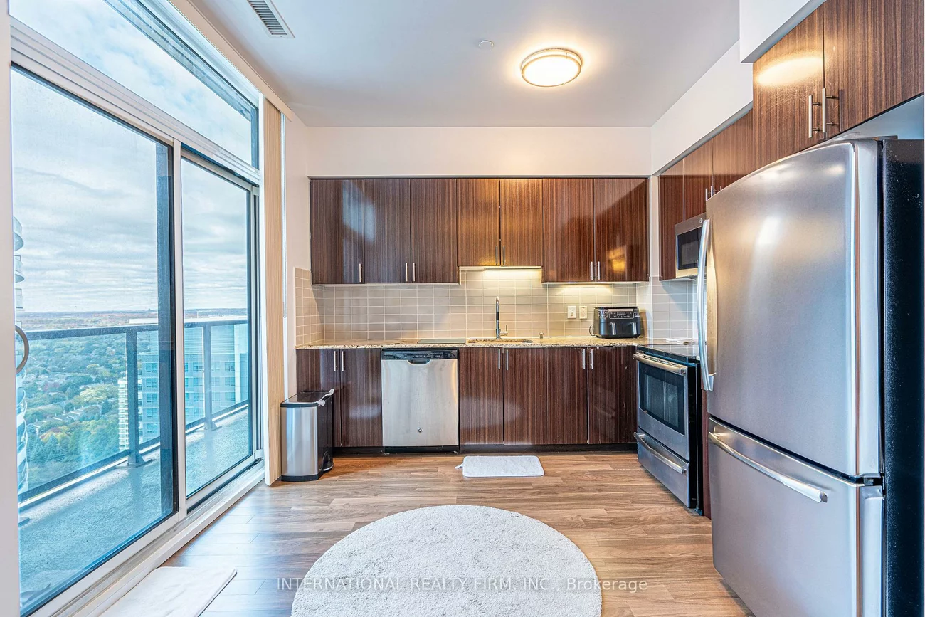 7165, Yonge, Thornhill, Markham