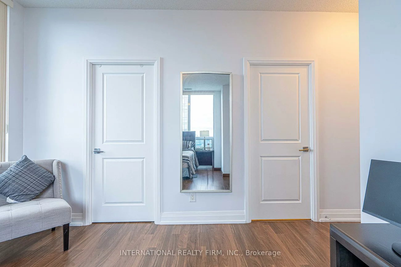 7165, Yonge, Thornhill, Markham