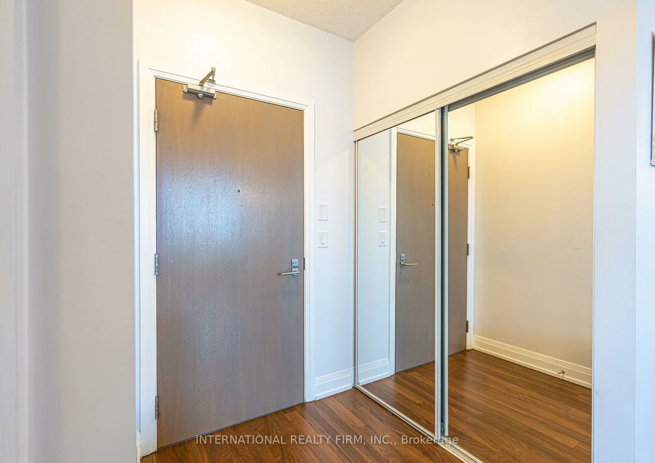 7165, Yonge, Thornhill, Markham