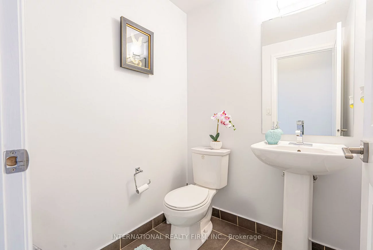 7165, Yonge, Thornhill, Markham