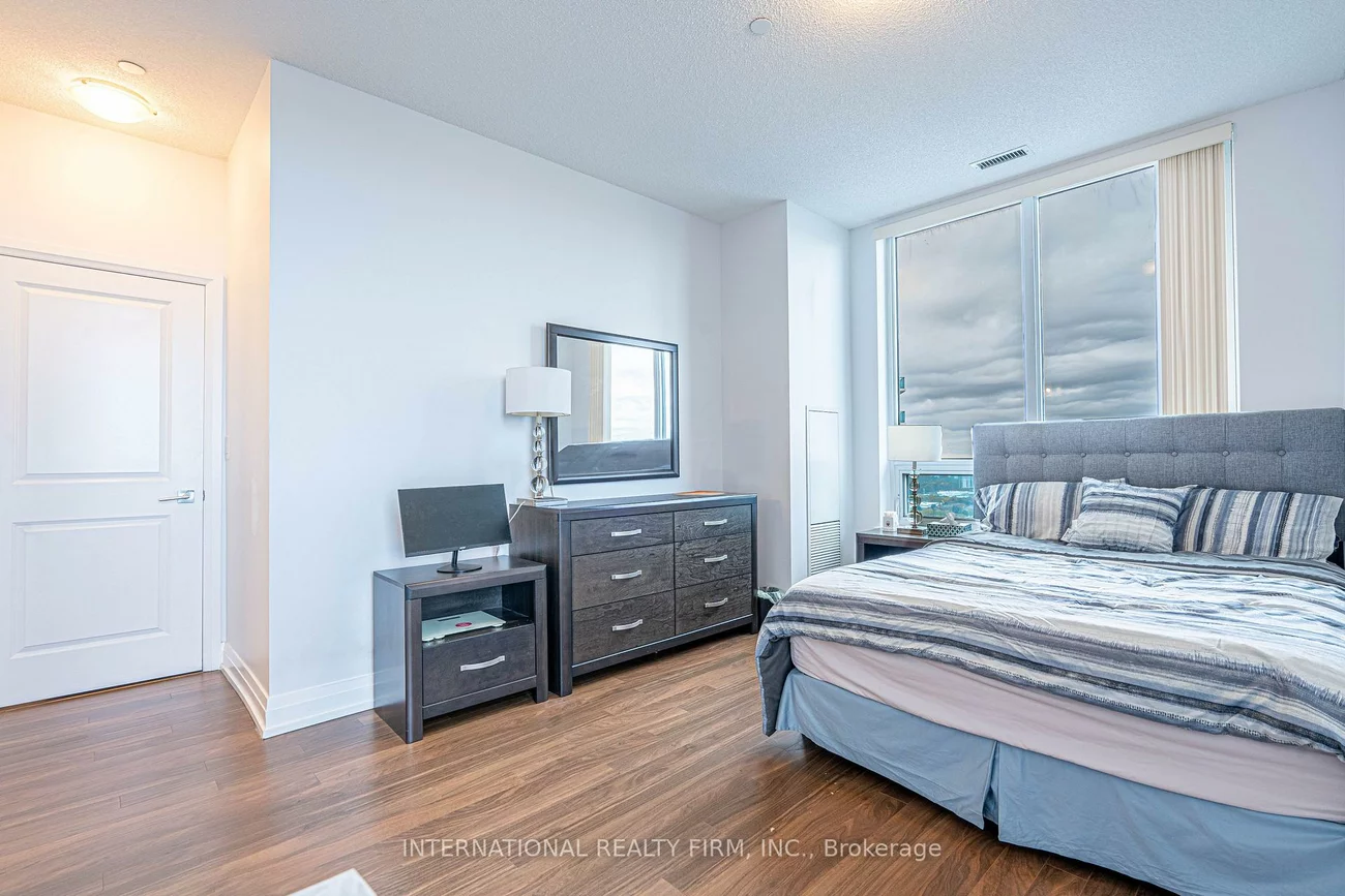 7165, Yonge, Thornhill, Markham