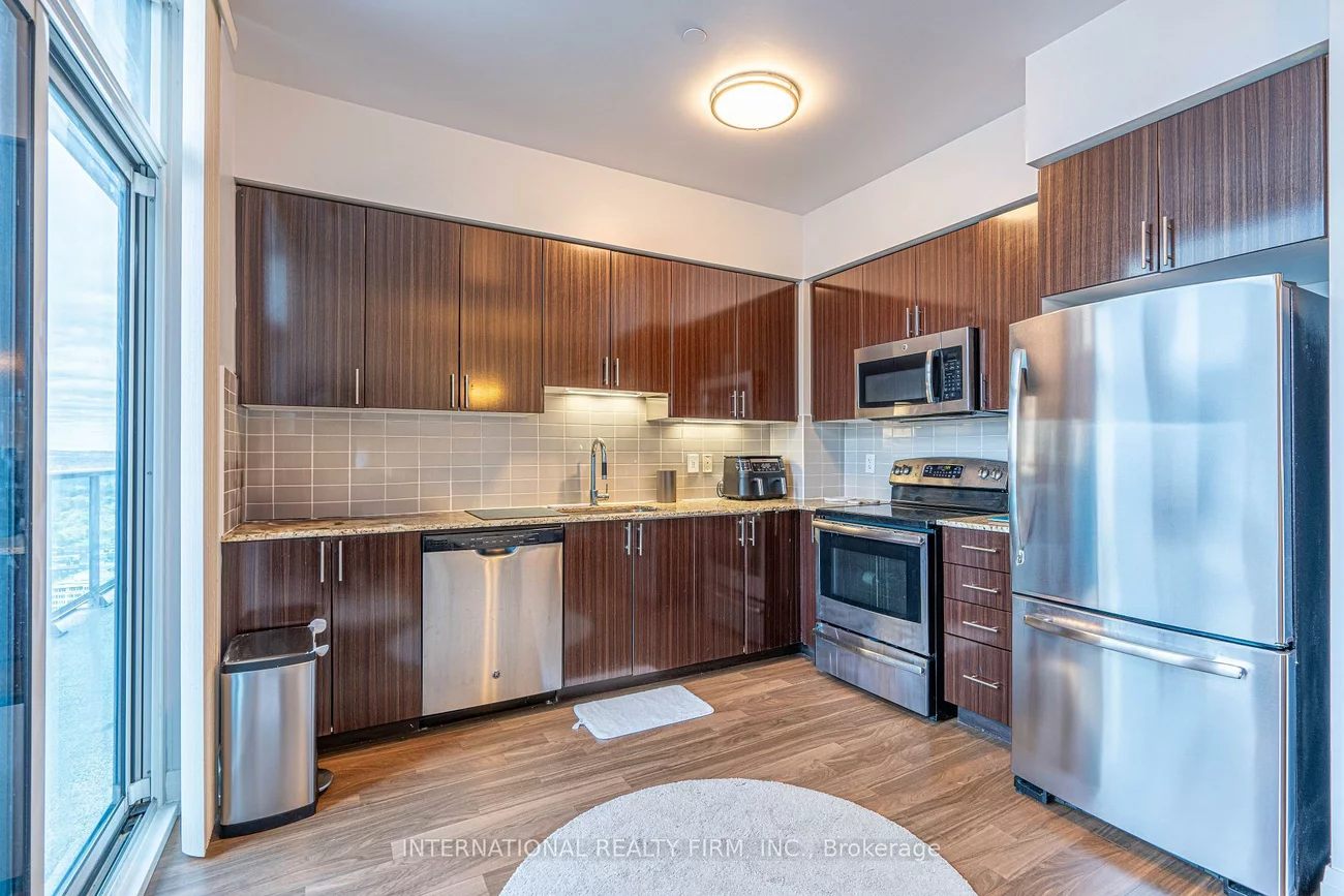 7165, Yonge, Thornhill, Markham