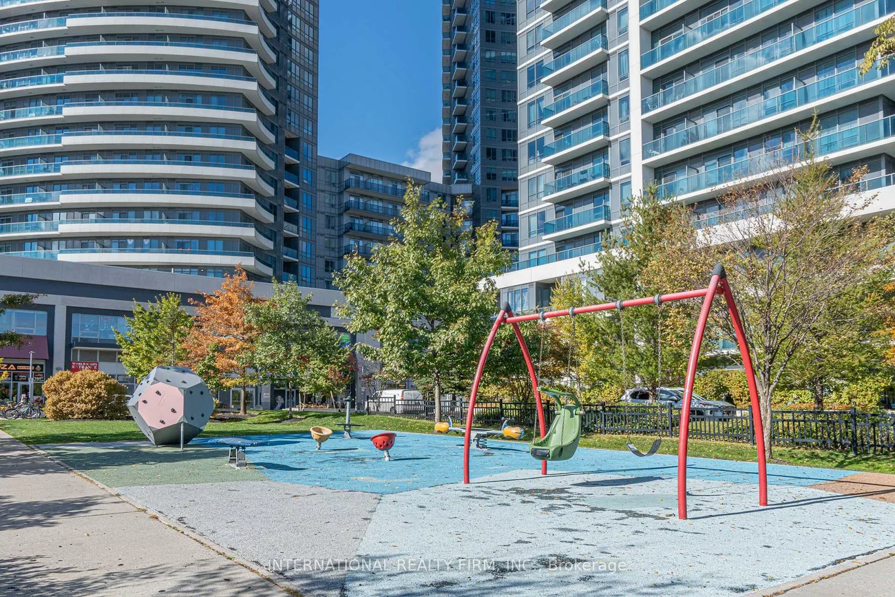 7165, Yonge, Thornhill, Markham