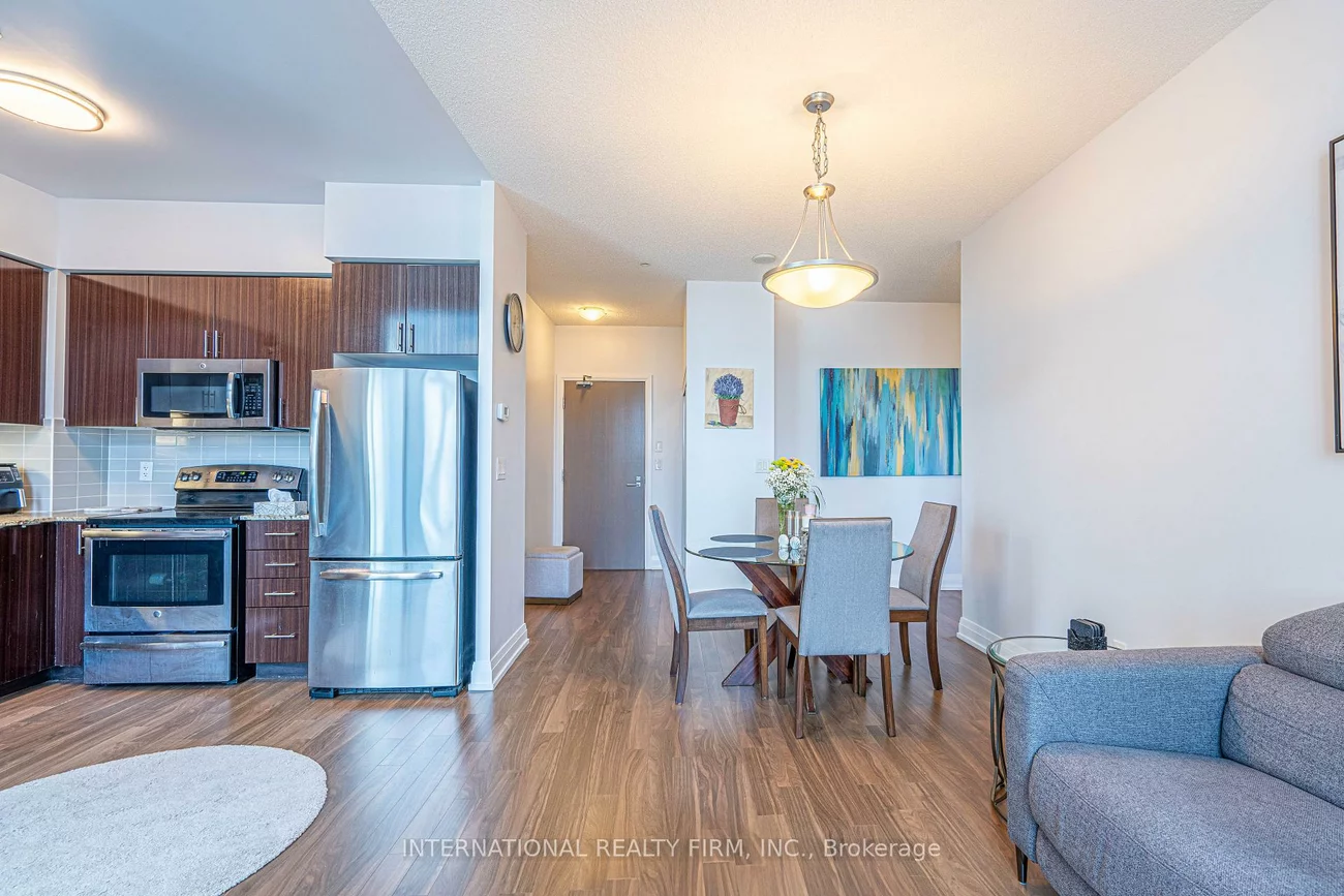 7165, Yonge, Thornhill, Markham