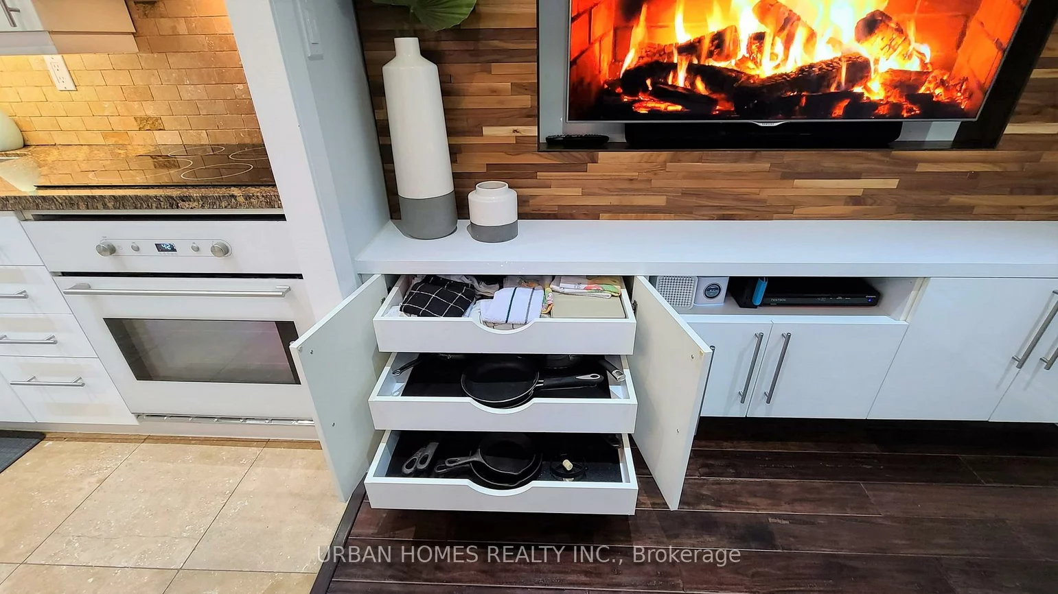 16A, Elgin, Thornhill, Markham