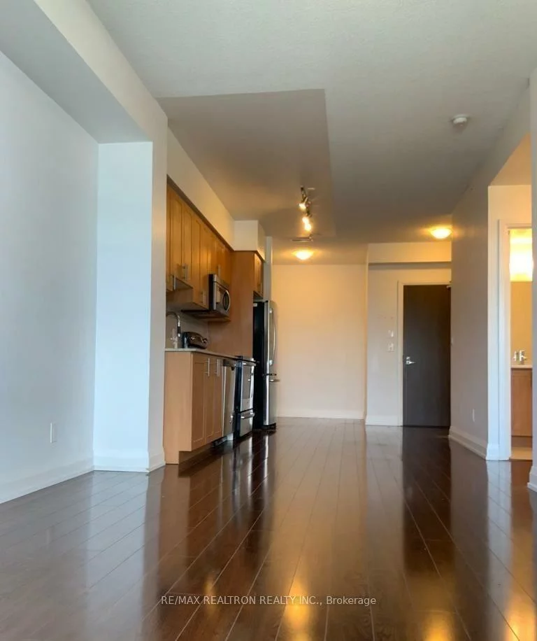 7161, Yonge, Grandview, Markham