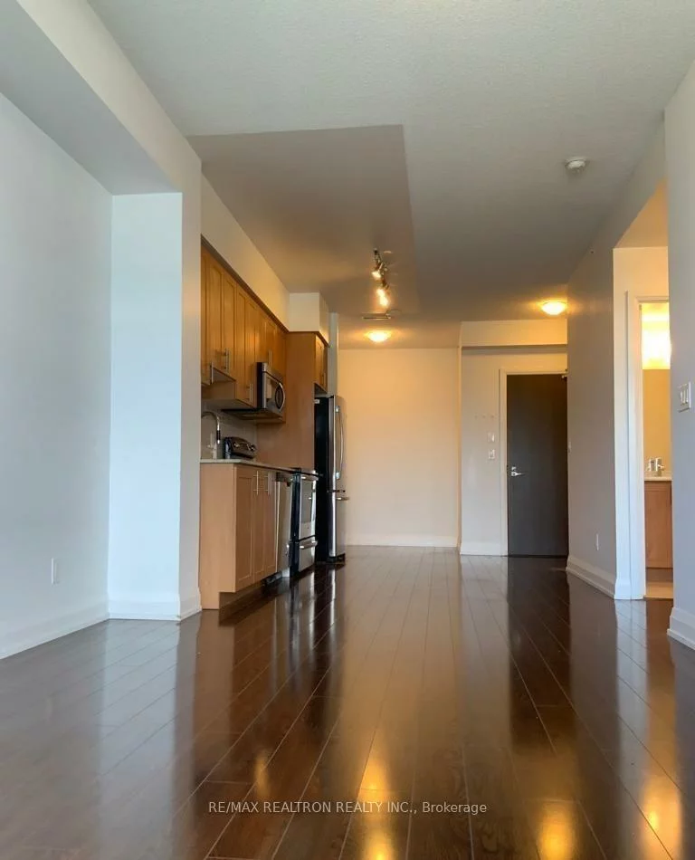 7161, Yonge, Grandview, Markham