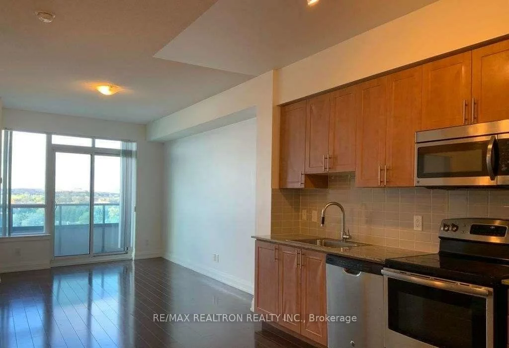 7161, Yonge, Grandview, Markham