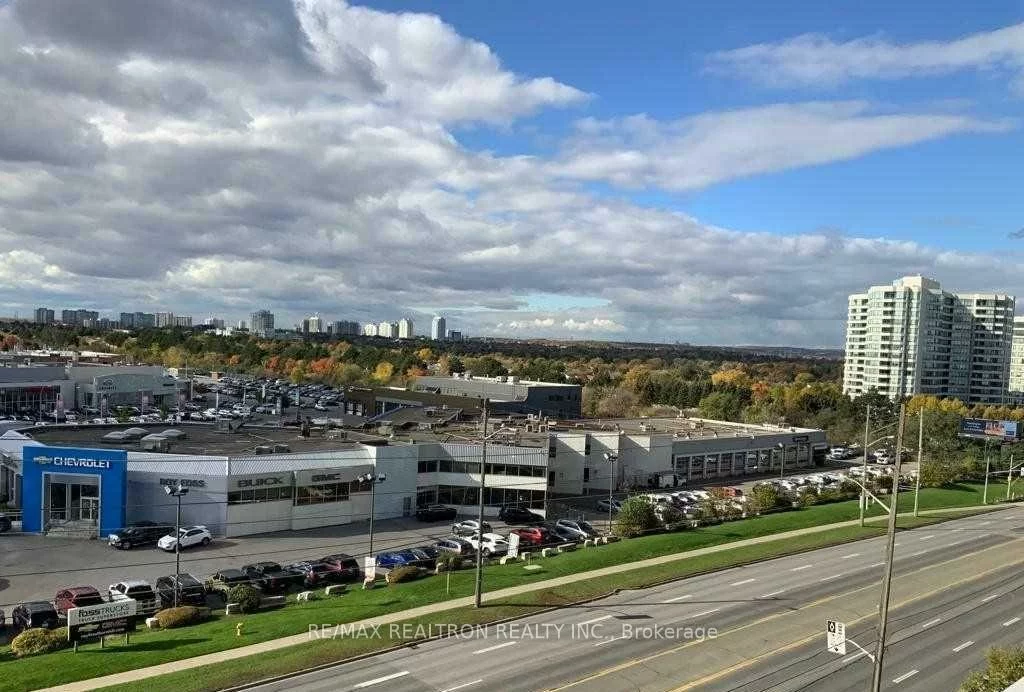 7161, Yonge, Grandview, Markham