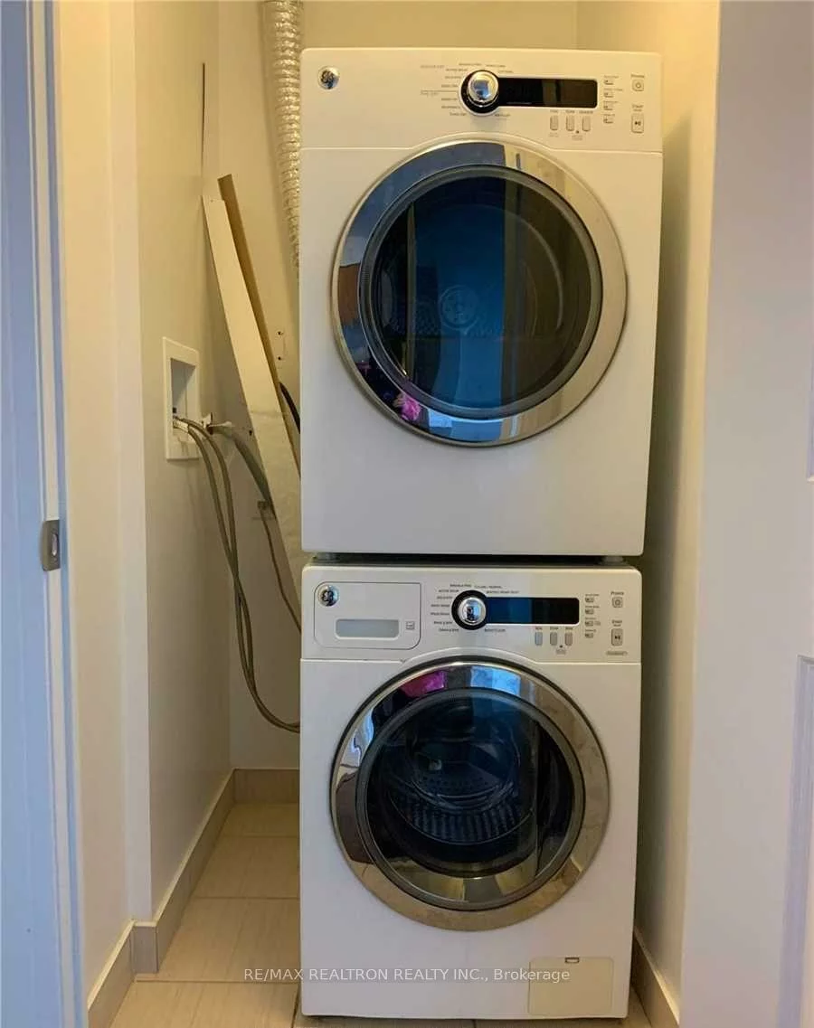 7161, Yonge, Grandview, Markham