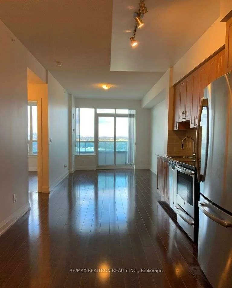 7161, Yonge, Grandview, Markham