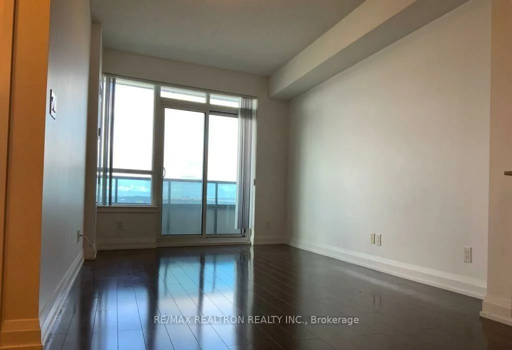 7161, Yonge, Grandview, Markham