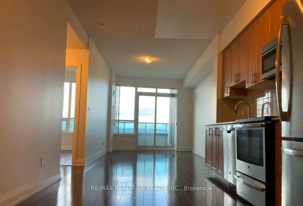 7161, Yonge, Grandview, Markham