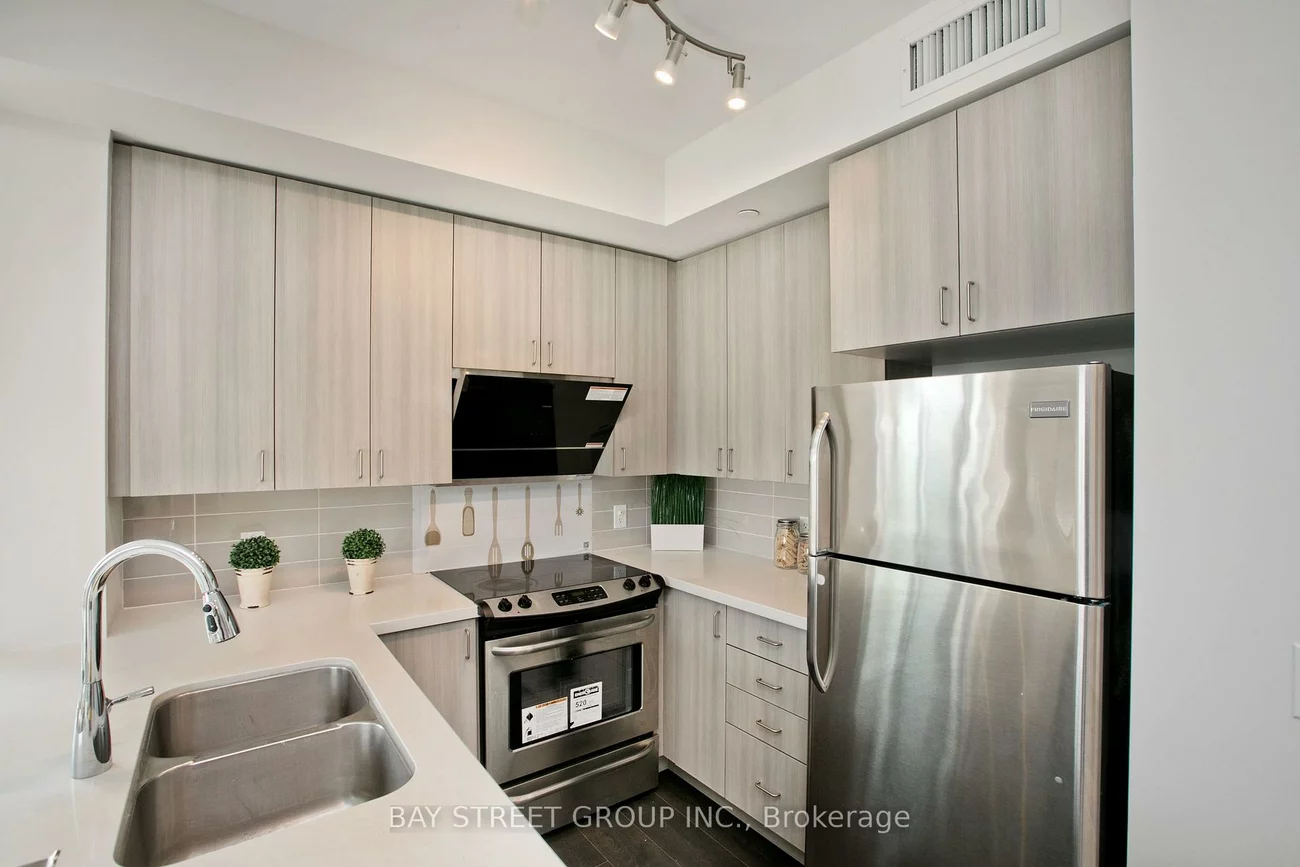 540, Bur Oak, Berczy, Markham