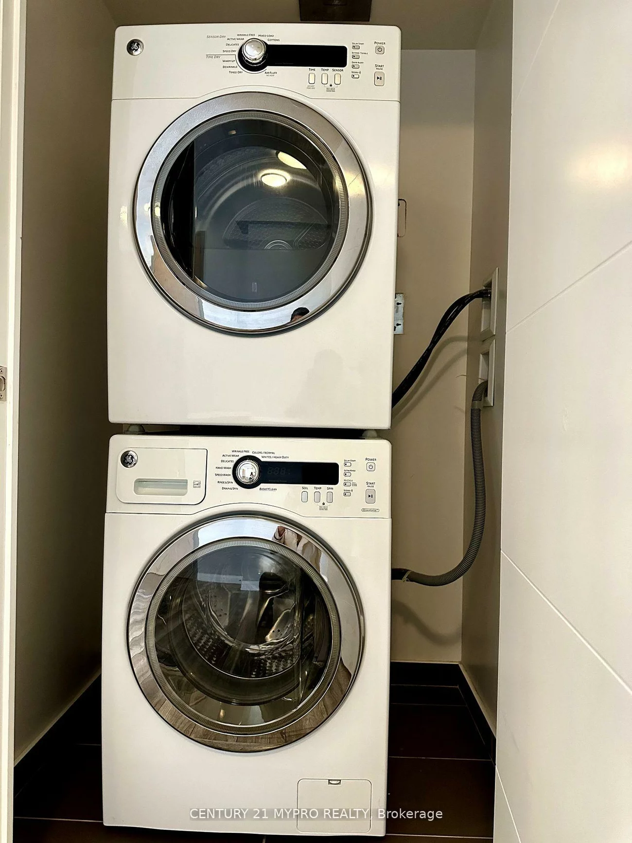 18, Uptown, Unionville, Markham