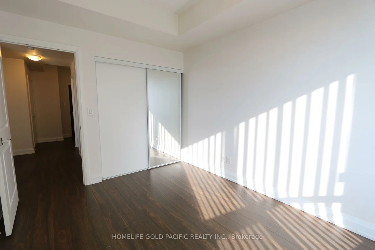 7161, Yonge, Grandview, Markham