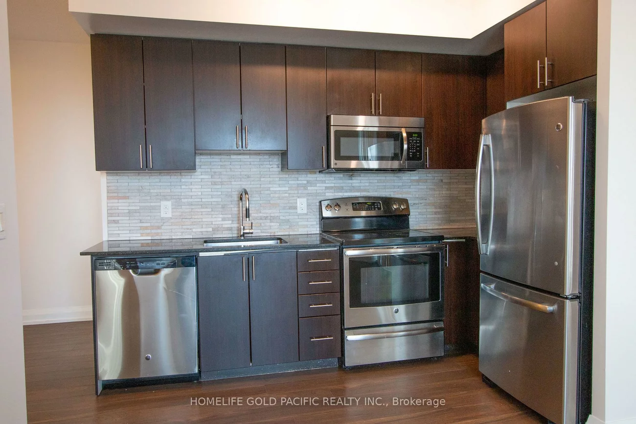 7161, Yonge, Grandview, Markham