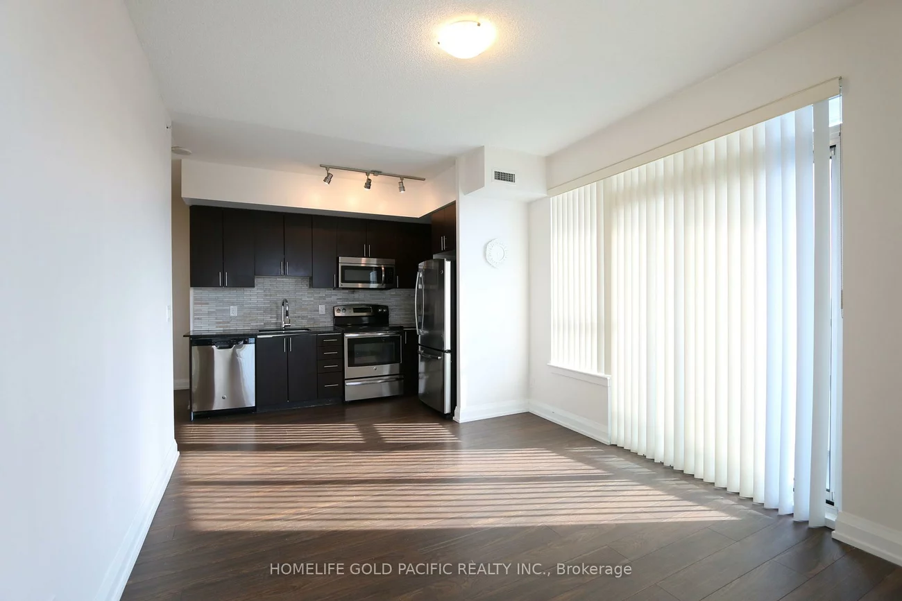 7161, Yonge, Grandview, Markham